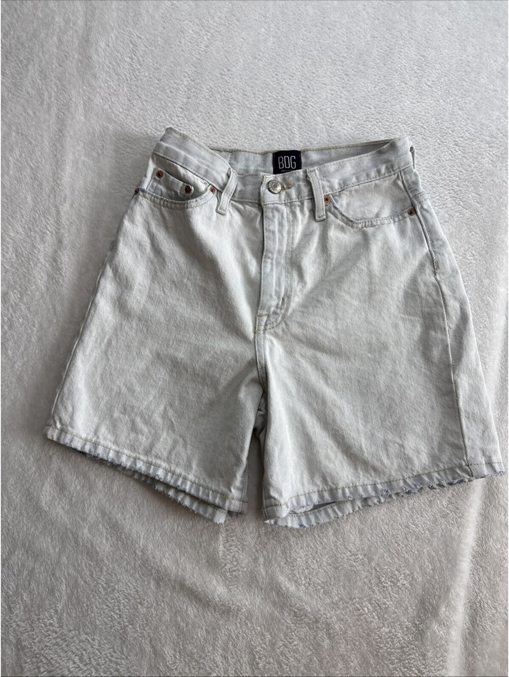 BDG Mom High-Rise Denim Shorts Womens 25 Light Wash Blue 90s Retro 100% Cotton